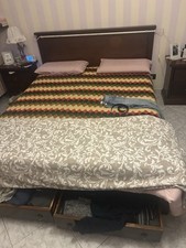 camera da letto matrimoniale completa usata ma nuova.  Vendiamo per cambio arred