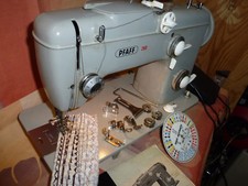 PFAFF 260 MACCHINA DA CUCIRE AUTOMATICA TAGLIERINA SERVICE: MAGGIO.  2025 ottime condizioni