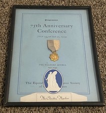 Medaglione Waldorf Astoria Programma Società di Assicurazioni Equita 1934 Vintage Cornice