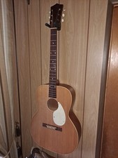 Chitarra acustica naturale