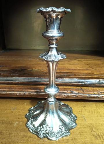 Candeliere argentato cesellato - candeliere,