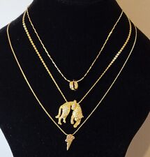 Set tre collane placcato d'oro free nikel. Ciondoli con pietrine colorate.