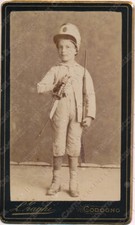 Ritratto bambino soldato in