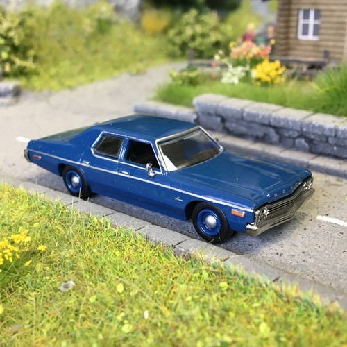 Dodge monaco bleu - 1974,