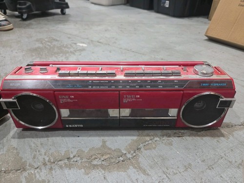 Vintage 1980s red sanyo stereo - vintage,