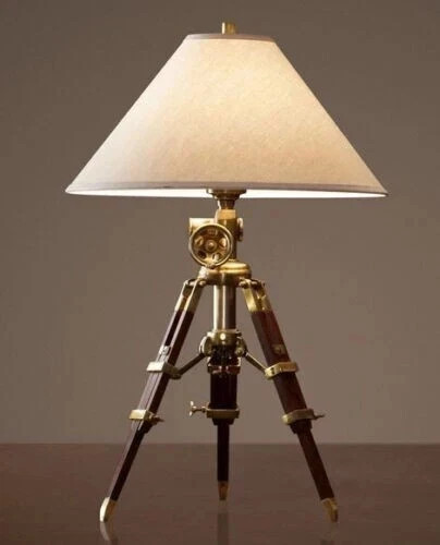 Lampada tavolo treppiede - da,