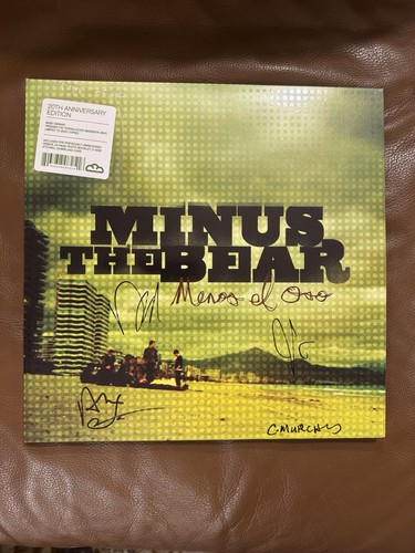 Signed minus the bear - minus, menos