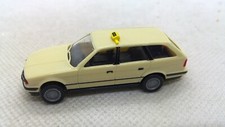 Herpa BMW 525i Kombi touring E34 beige Taxi mit Dachschild (71)