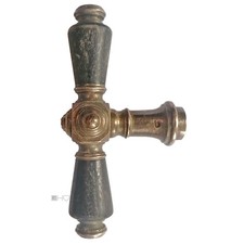 Finestra oliva antico cubo