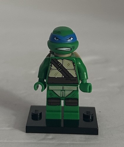 Lego minifigure leonardo - lego,