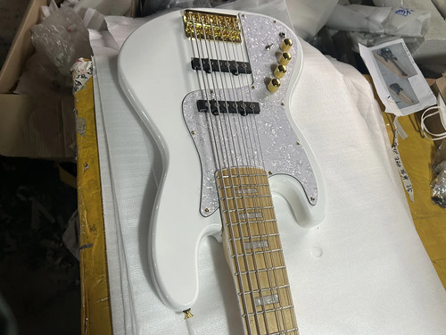 Basso elettrico sinistro - basso,