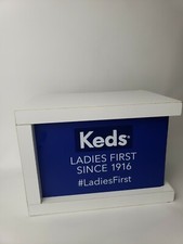 Insegna espositiva Keds