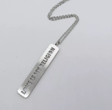 Collana con ciondolo a