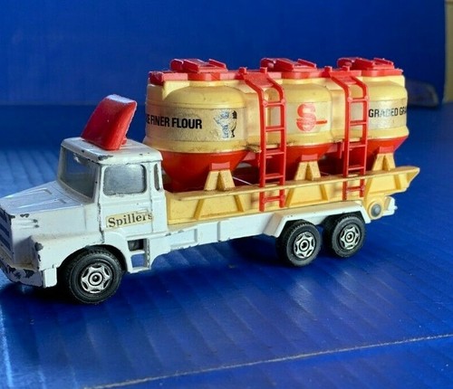 Camion consegna silos - , farina
