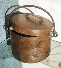 Antica casseruola in