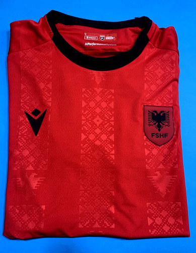 Nuova maglia albania - kosovo,