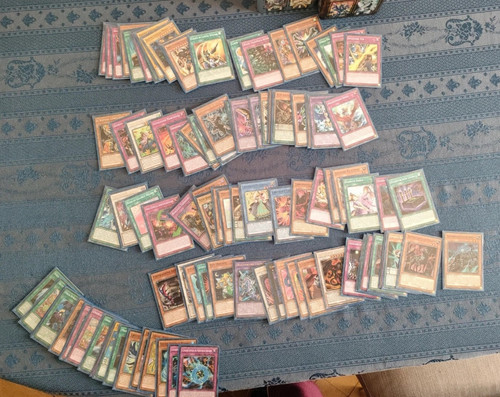Lotto 300 carte - yu-gi-oh!,