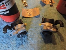 2 Etriers de freins Arriè