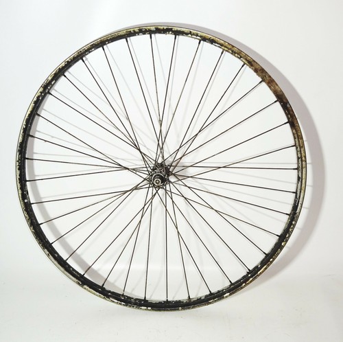 Vecchia bicicletta ruota