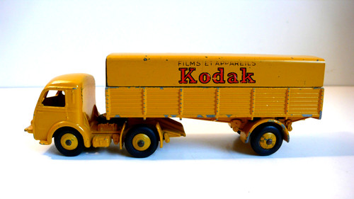 Dinky toys tracteur panhard - ,