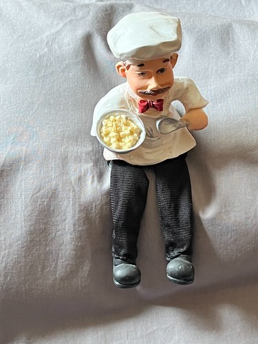 Cappello chef ceramica seduto