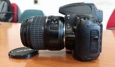 Fotocamera Nikon D5000 con