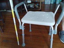 sgabello doccia con braccioli