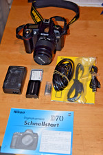 Nikon D70 con NIKKOR 35-80mm