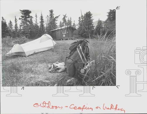 1983 press photo - 1983, tent