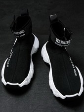 Scarpe eleganti e sportive a