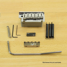 Fender American Deluxe Stratocaster Tremolo Bridge Pop In Arm hardware di montaggio