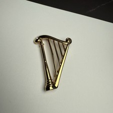 Spilla firmata LC arpa strumento musicale tono oro spilla strass trasparente