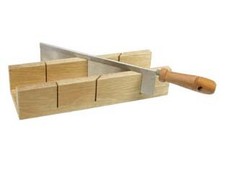 DIMA TAGLIACORNICI IN LEGNO