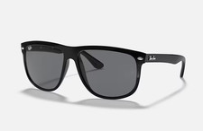 Share Ray-Ban Justin Occhiali