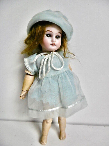 Petite poupée ancienne armand - poupÉe,