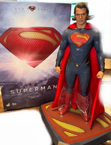 Hot toys superman man steel - toys,