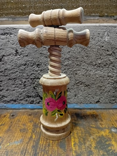 Vecchio cavatappi legno - vecchio, in