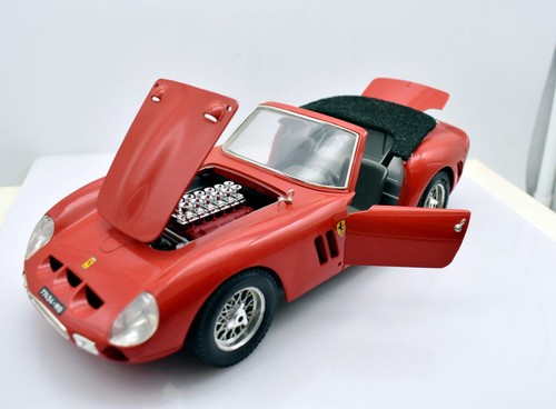 Modellino auto scala 18 - auto, 1:18