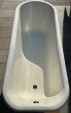 Capiente vasca da bagno in