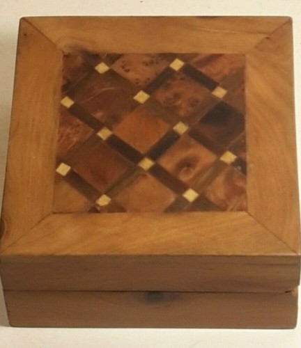 Scatola legno con - in, -con