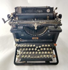 Antica macchina da scrivere da