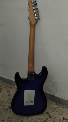 Chitarra elettrica usata - chitarra,