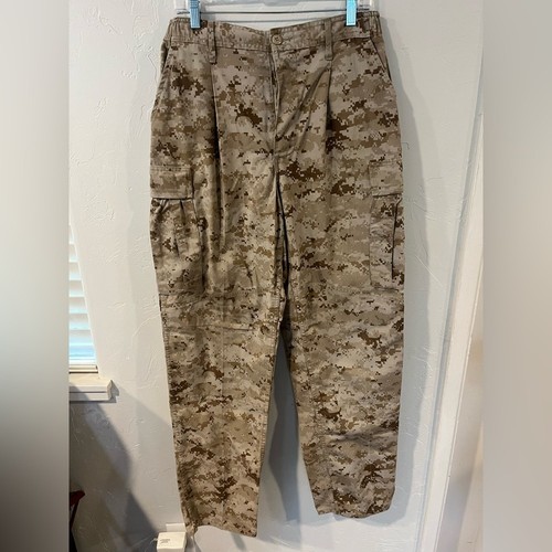 Pantaloni cargo mimetici