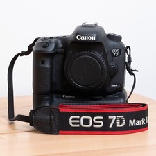 Canon EOS 7D mark II + Battery grip BG-E16