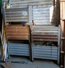 Lotto 5 Contenitori metallico industriale in lamiera, 4 piedi