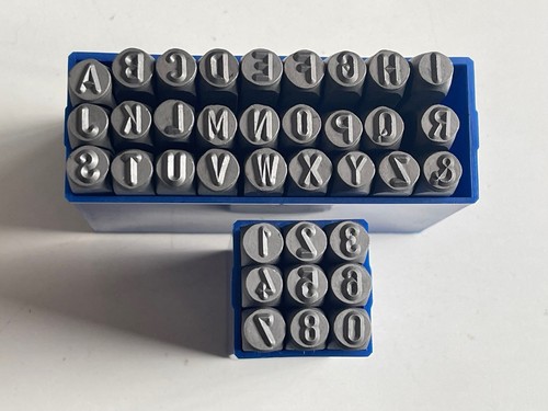 Punzoni alfabetici numerici - alfabetici,