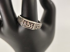 BAGUE ORIENTALE EN ARGENT