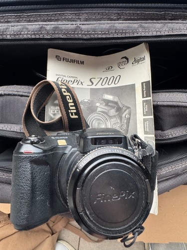Fujifilm finepix s7000 3 - fujifilm,