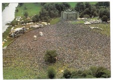 cartolina postcard CANTANTI QUEEN A MAGIC TOUR