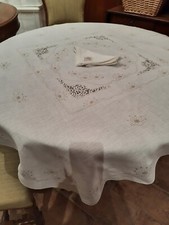 Tovaglia in bisso ricamo mano